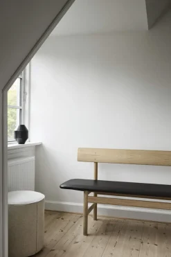 Benk - BM Bench 3171 Såpet Eik / Omni Black 301