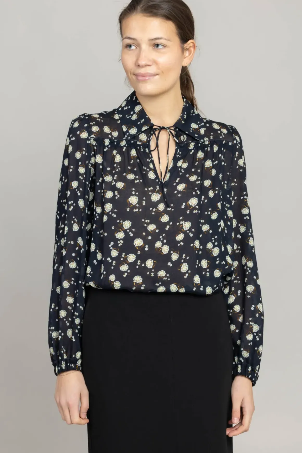 Bluse - Floral Volumes Blue/White Flower Garden