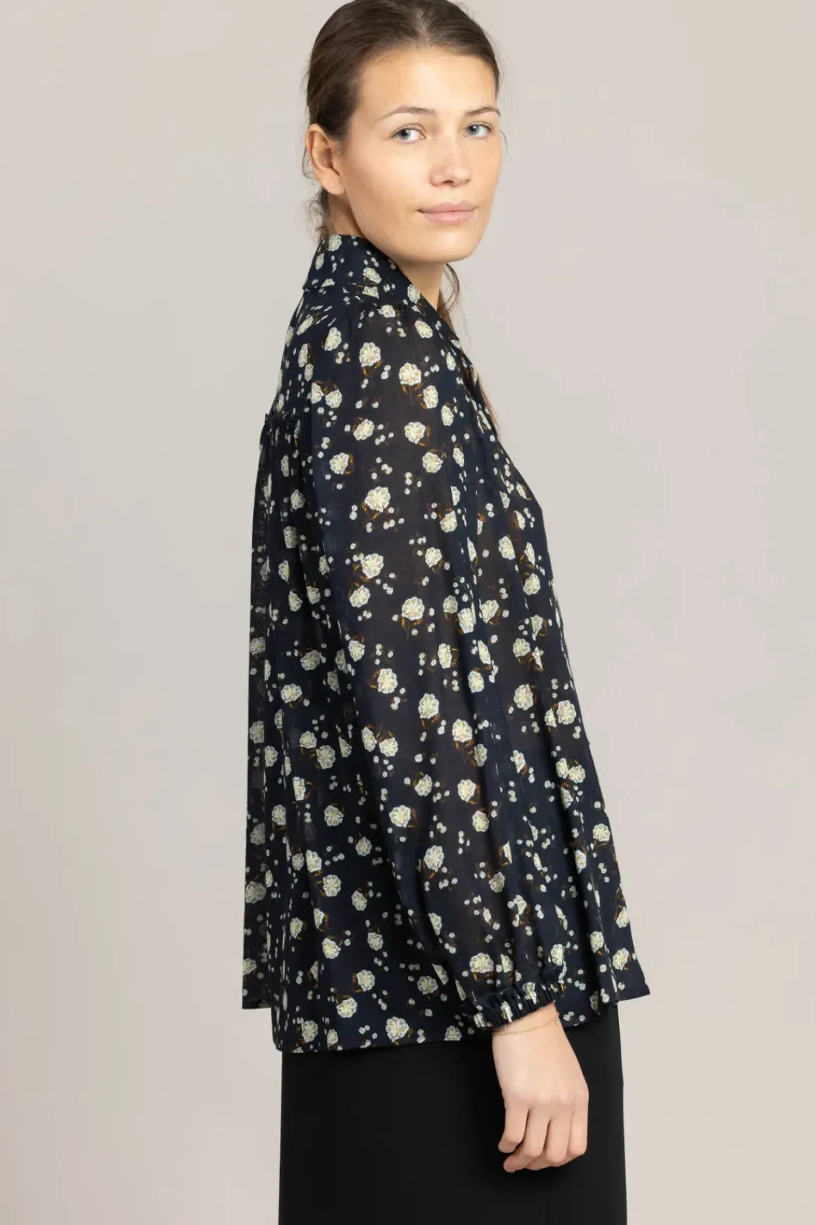 Bluse - Floral Volumes Blue/White Flower Garden