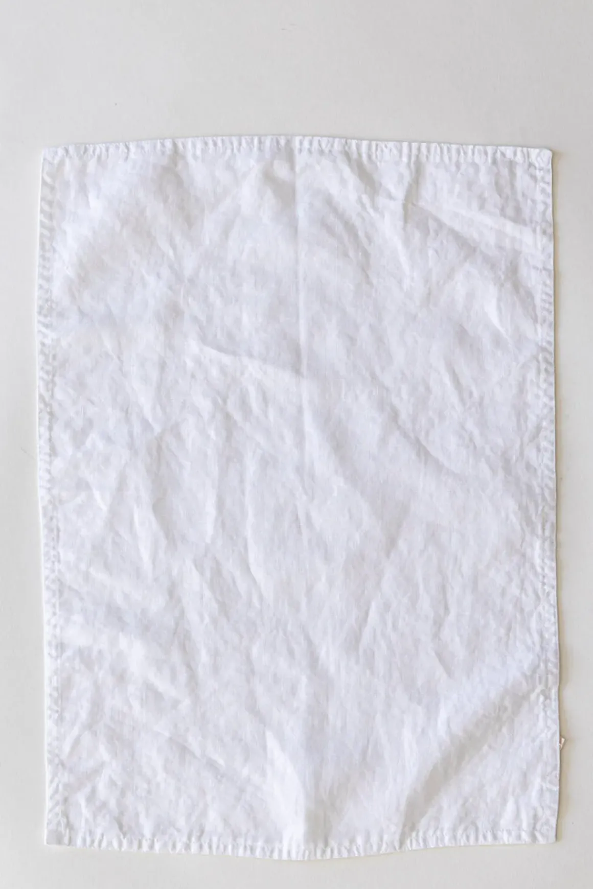 Bordbrikke - Lin Bleached White