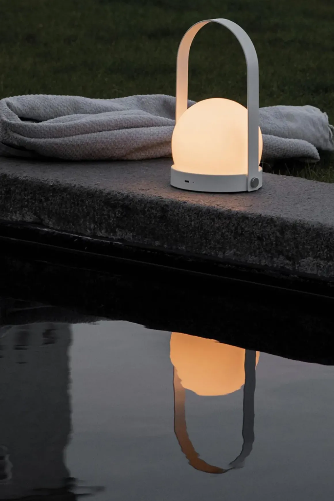 Bordlampe - Carrie Portable LED White