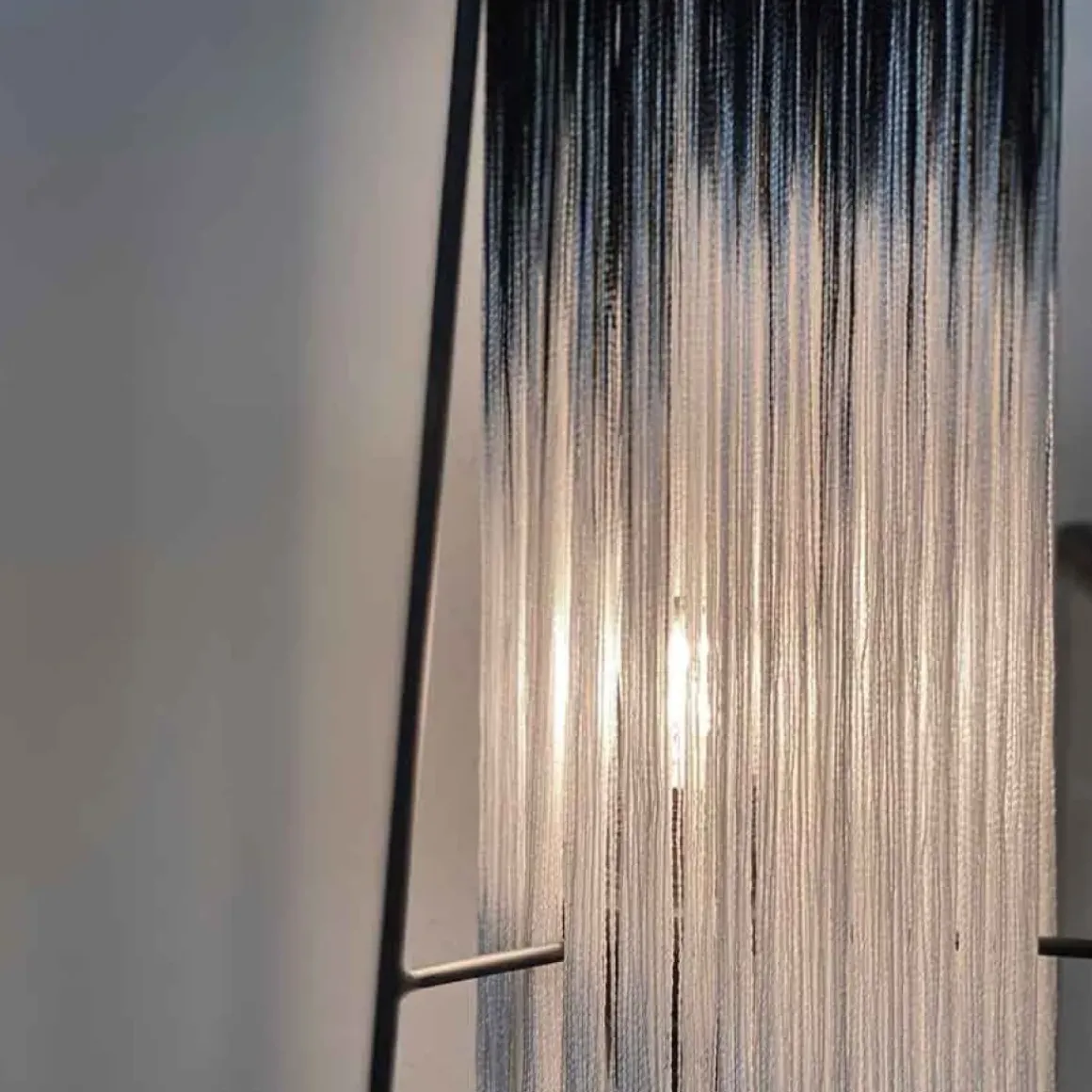 Bordlampe - Kiki Sort/Hvit L17 W17 H85