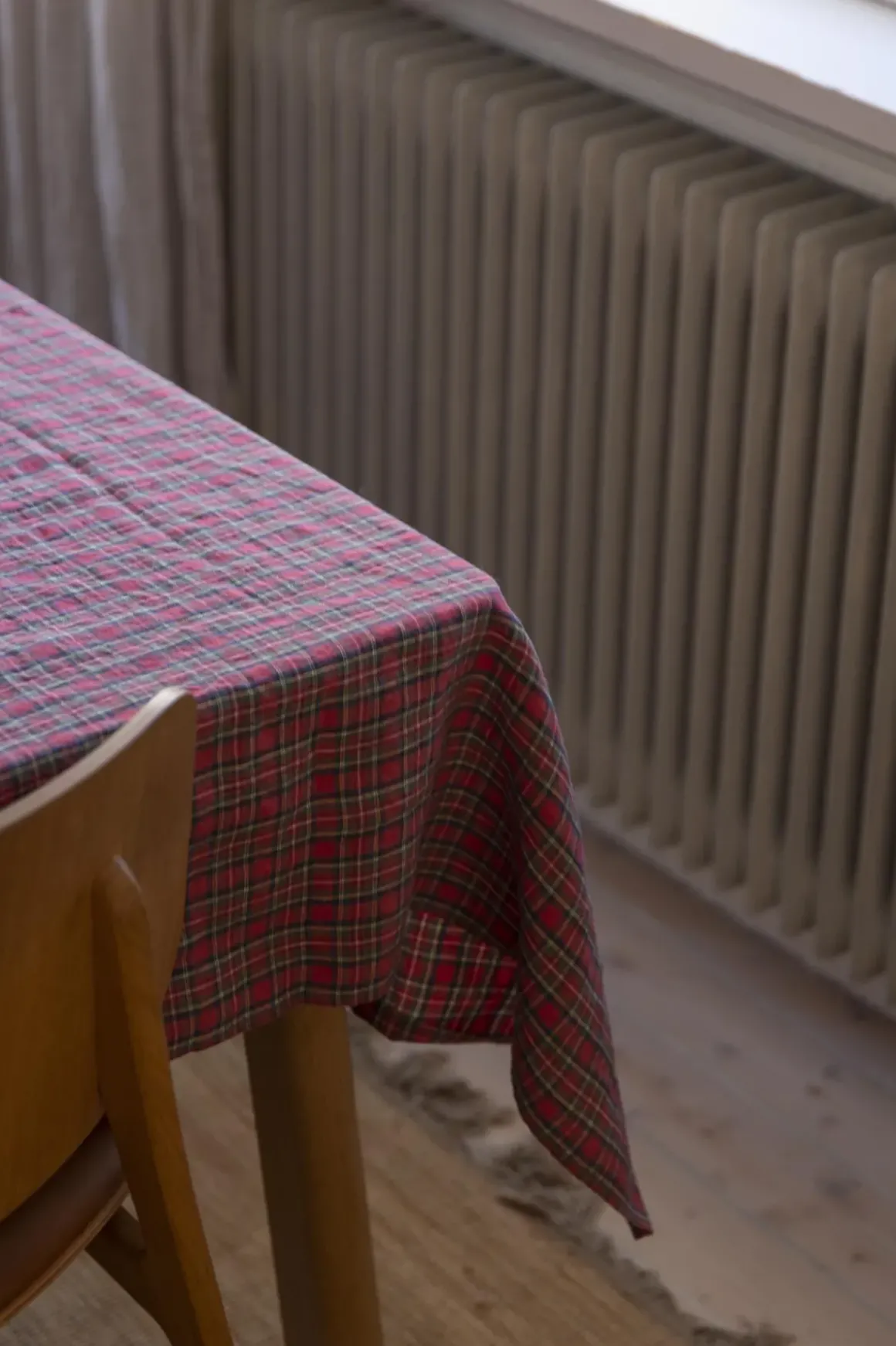 Duk - Red Tartan