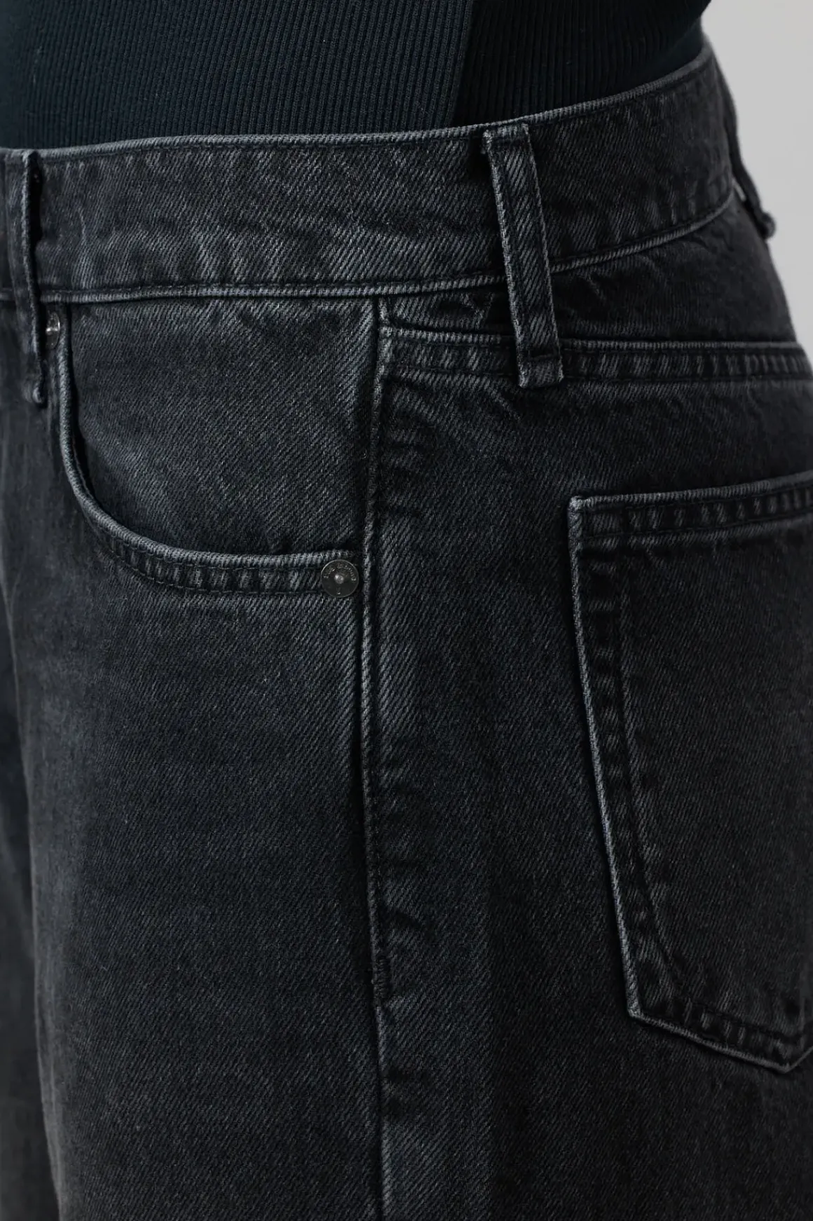 Jeans - Shea High-Rise Straight Black Stained