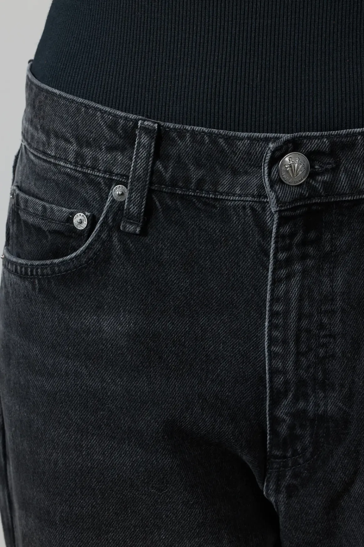 Jeans - Shea High-Rise Straight Black Stained