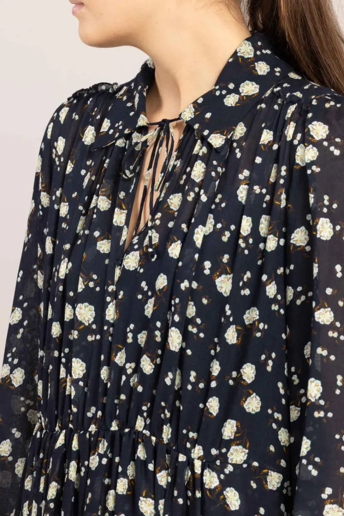 Kjole - Floral Volumes Blue/White Flower Garden