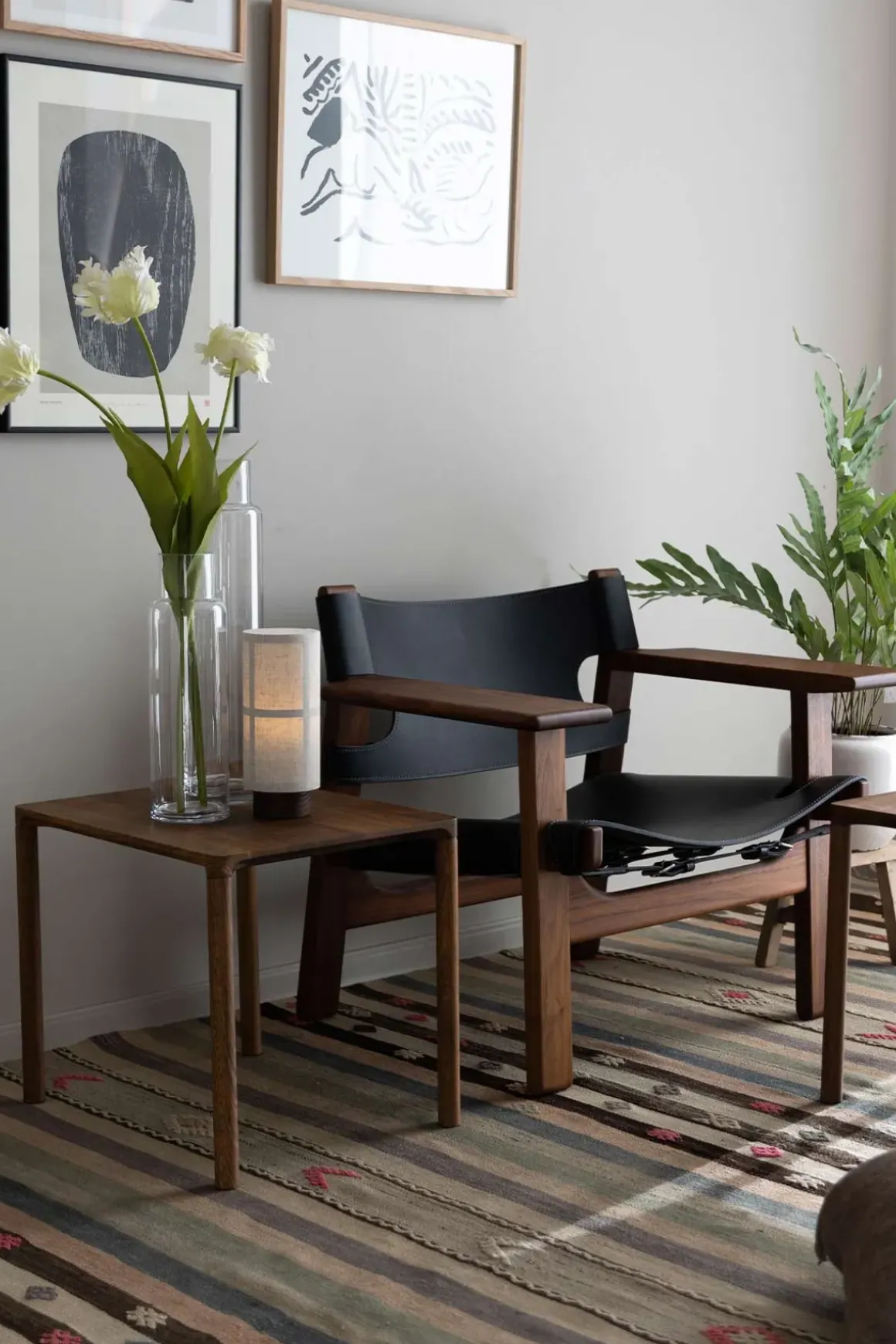 Loungestol - Spanish Chair 2226 Oljet Valnøtt/Sort Lær
