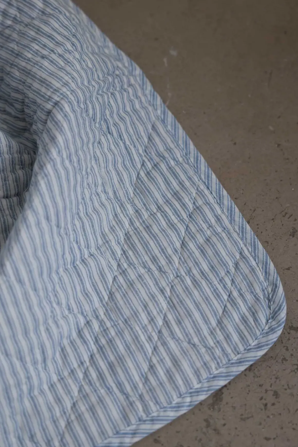Pledd - Quilt 140x220cm Blå/Hvit