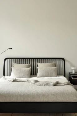 Seng - Spindle Bed 180x200cm Oak Black
