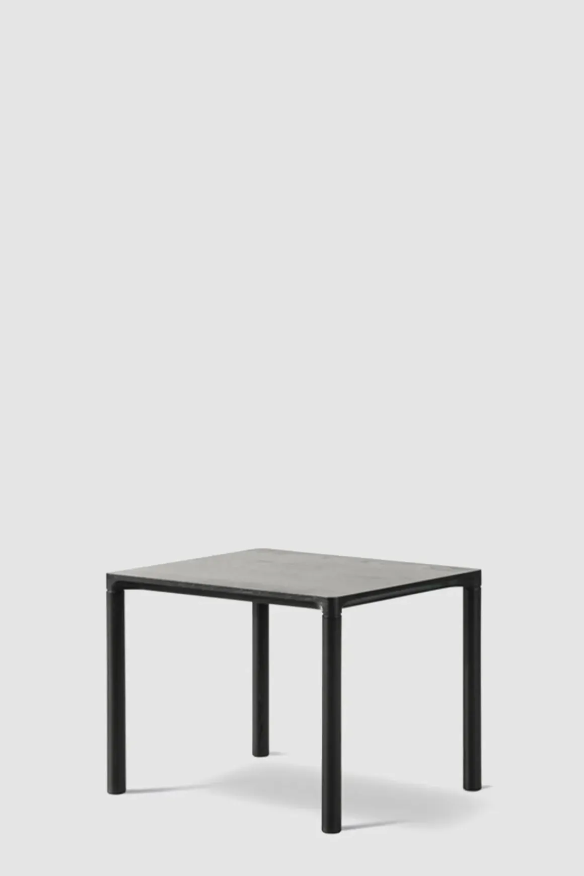 Sidebord - Piloti Modell 6705 46,5x39xh41cm Sort Lakkert Eik