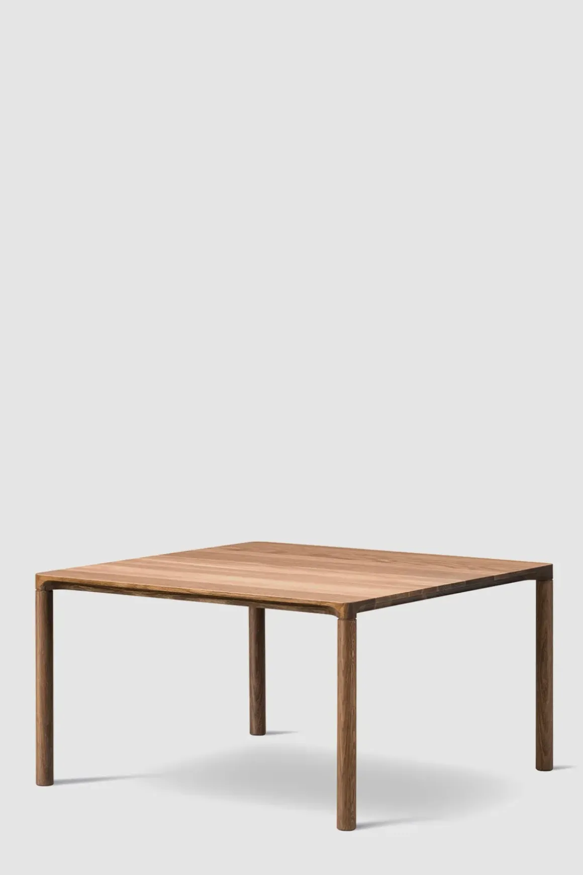 Sidebord - Piloti Modell 6725 63x63xh41cm Røkt Eik