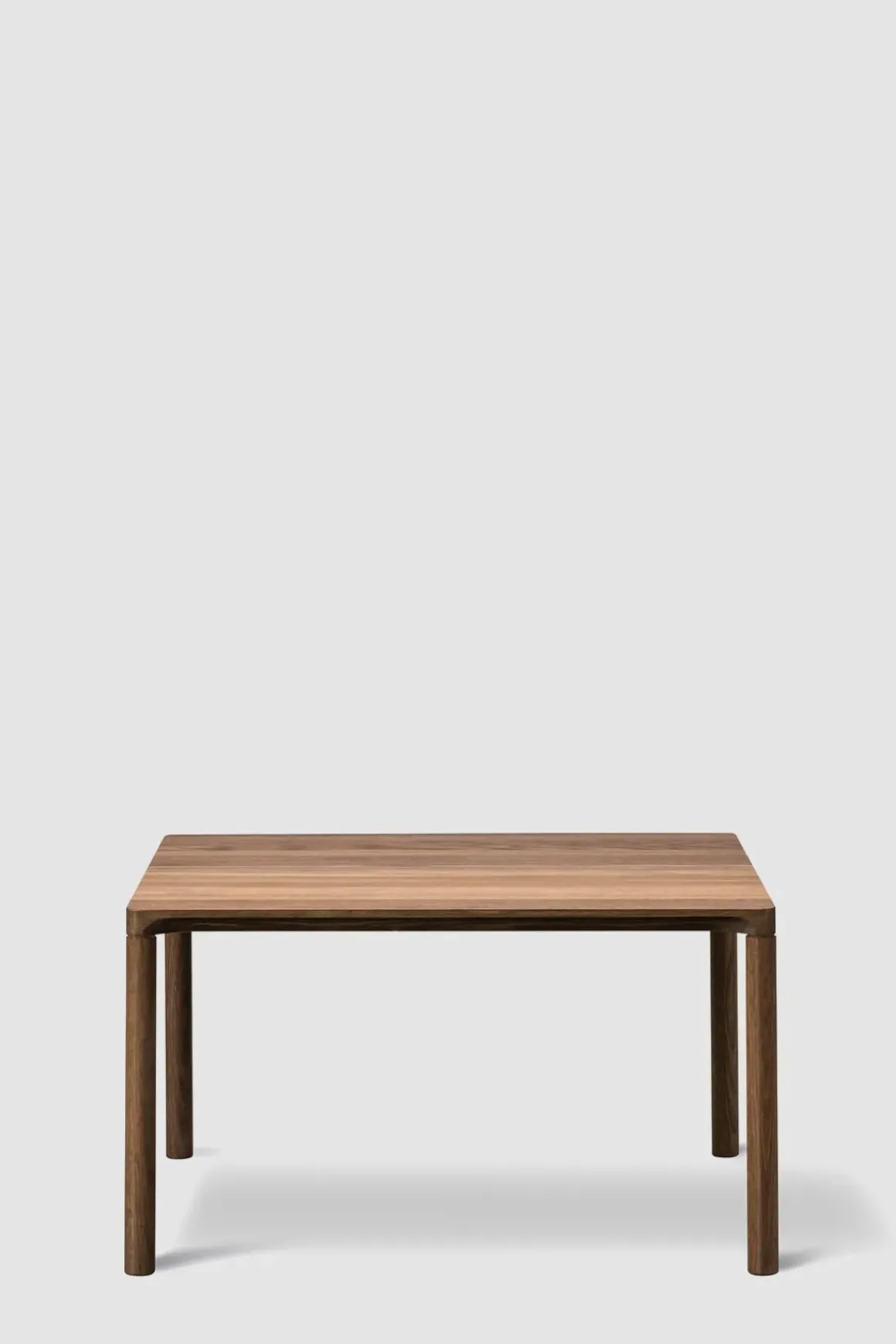 Sidebord - Piloti Modell 6725 63x63xh41cm Røkt Eik