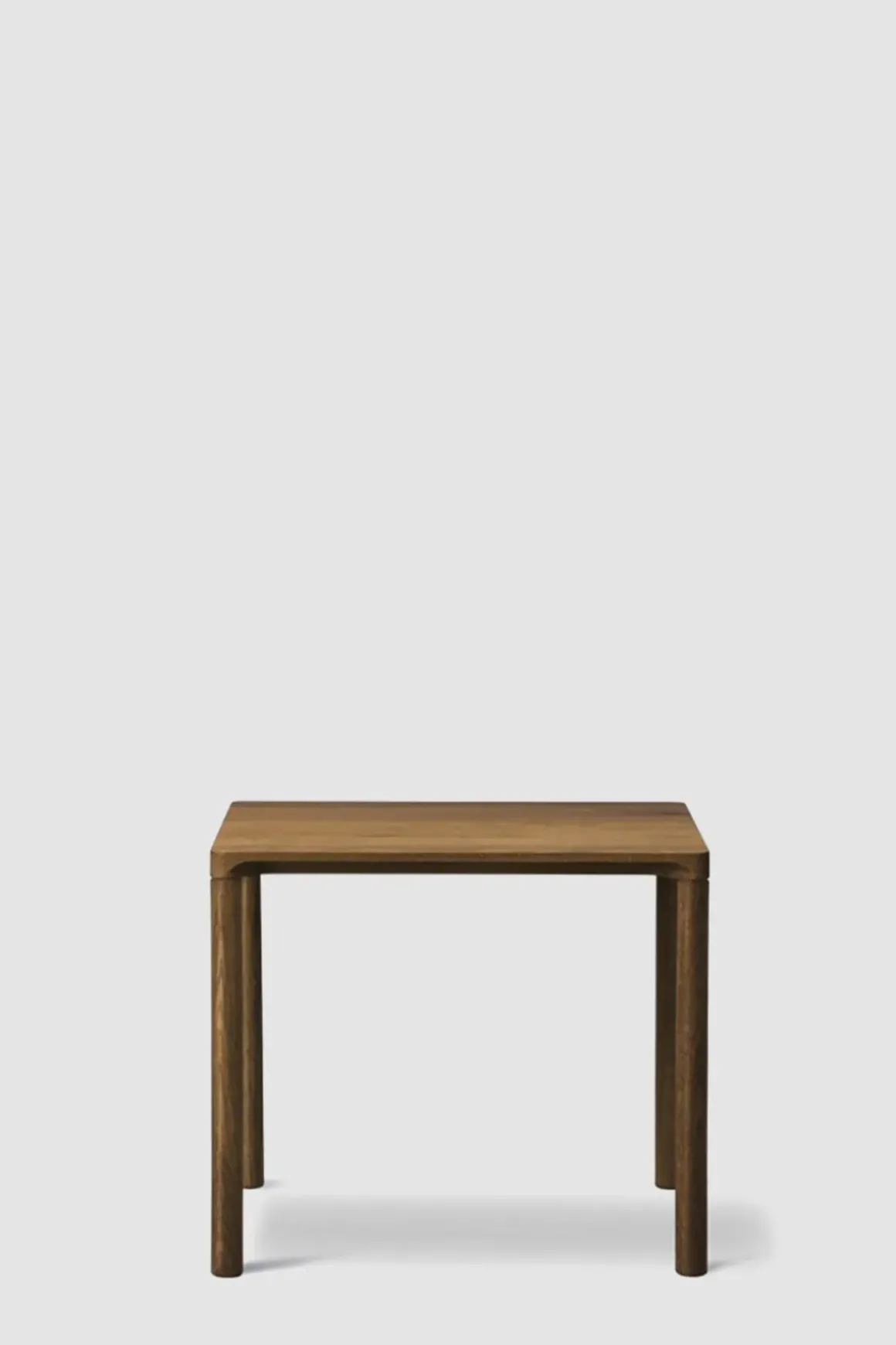 Sidebord - Piloti Modell 6705 46,5x39xh41cm Røkt Eik/Olje