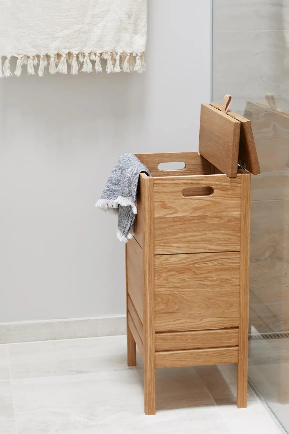Skittentøyskurv - A Line Laundry Oljet Eik