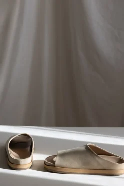 Sko - Sandaler Slippers Julita Suede Sand