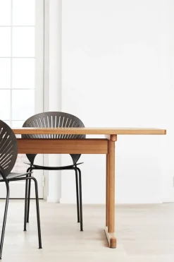 Spisebord - Ana 6490 Røykbeiset/Oljet Eik / Sort Laminat