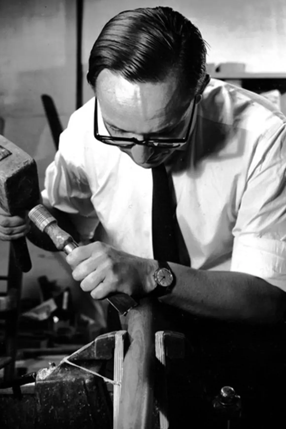 Spisestol - The Penguin 110 Hallingdal, Black Steel, Natural Oak