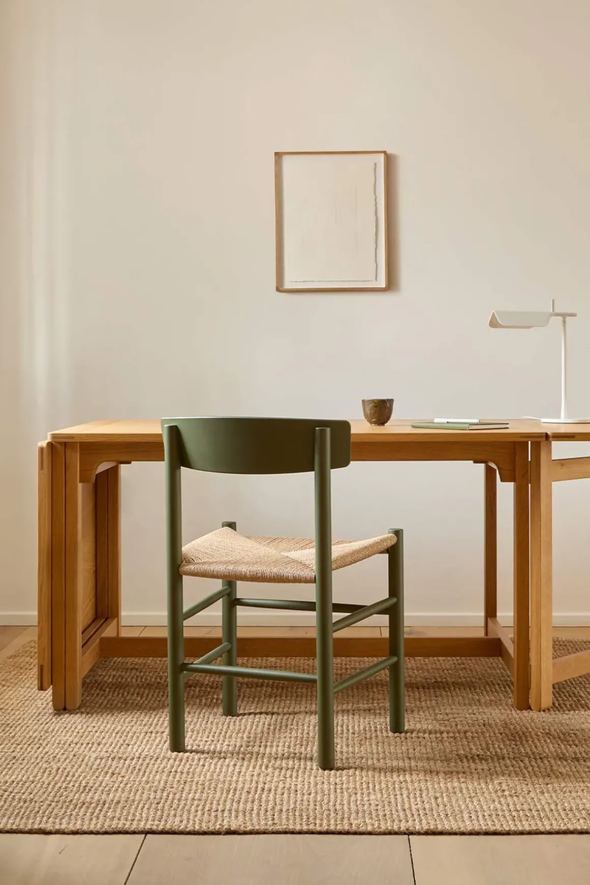 Spisestuestol - J39 Folkestolen Bøk Khaki Grønn/ Naturfarget Papirgarn