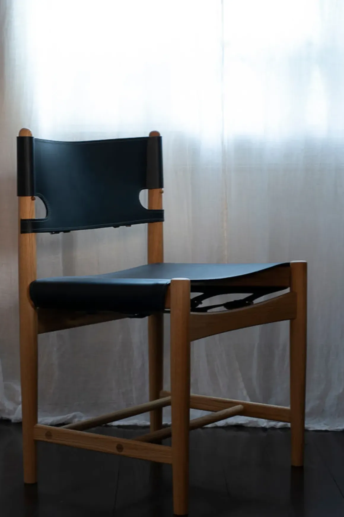 Spisestuestol - Spanish Dining Chair 3237 u/Arml. Oljet Eik / Sort Lær