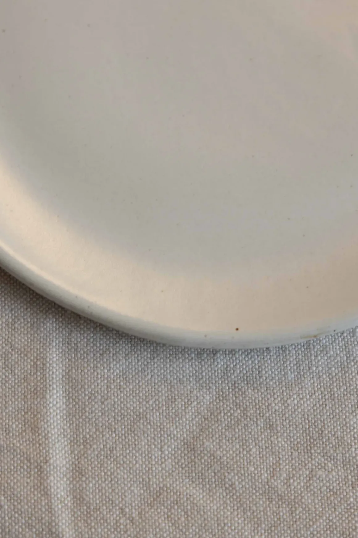 Tallerken - Out of Lines L Off-White