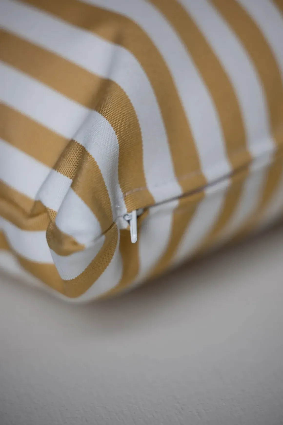 Utepute - Barriere 40x50cm Golden Yellow Stripe