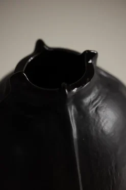Vase - Graine H17cm Noir Mat